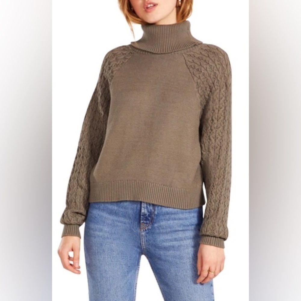 NWT BB DAKOTA BY STEVE MADDEN PUT A WING ON IT SWEATER